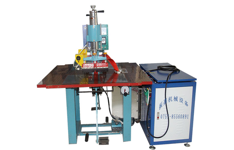 雙頭高周波熔接機實景圖 雙頭高周波熔接機實景圖